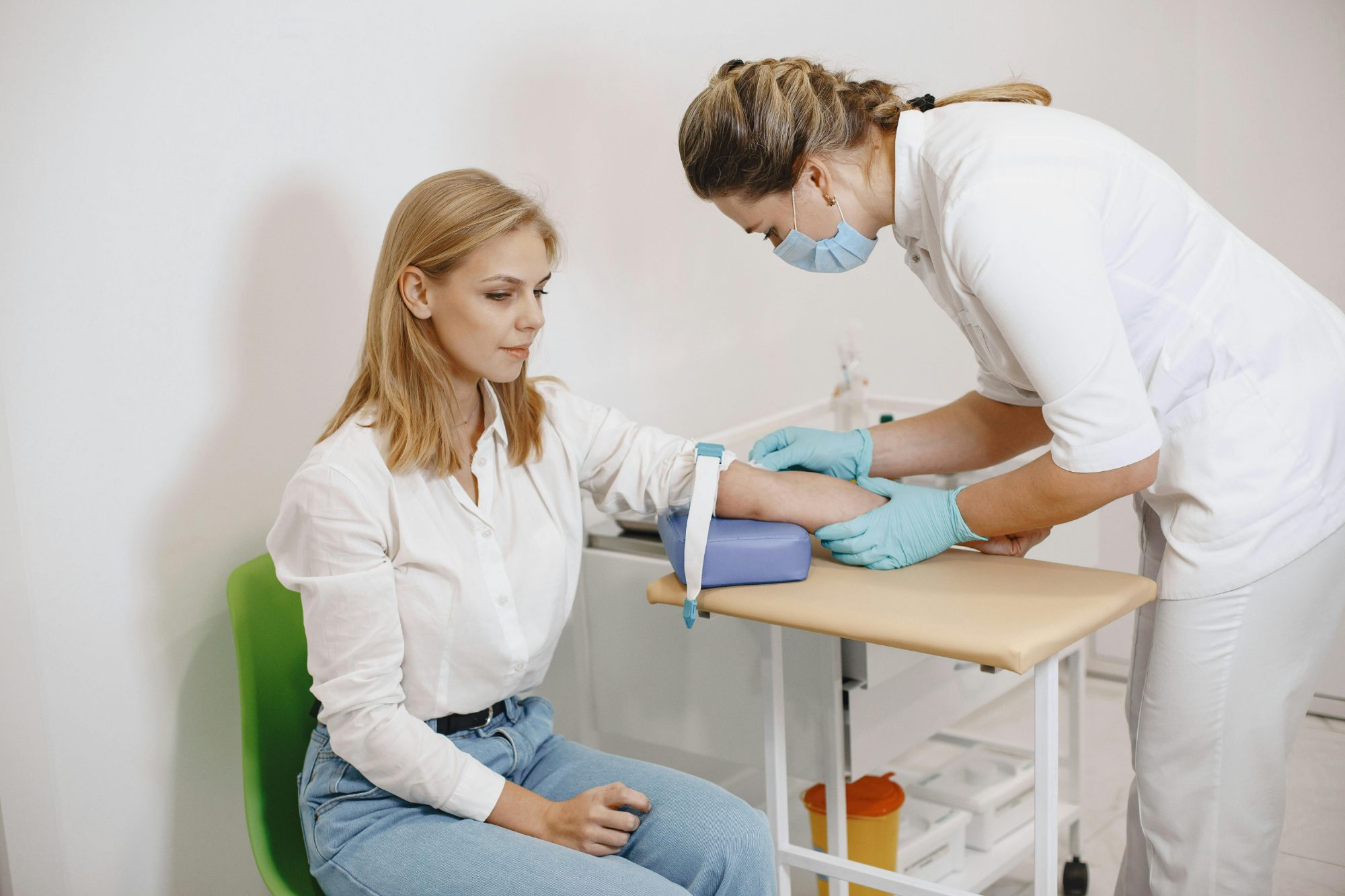 occupational health nurse performing task