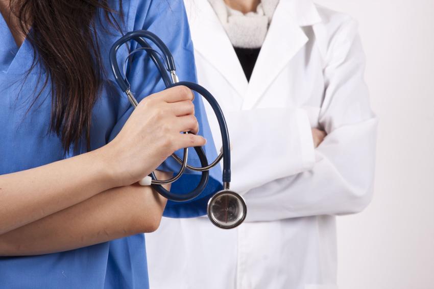 Psychiatric Nurse Practitioner vs. Psychiatrist Guide: Role, Education, Scope of Practice, and Current Salary Comparison